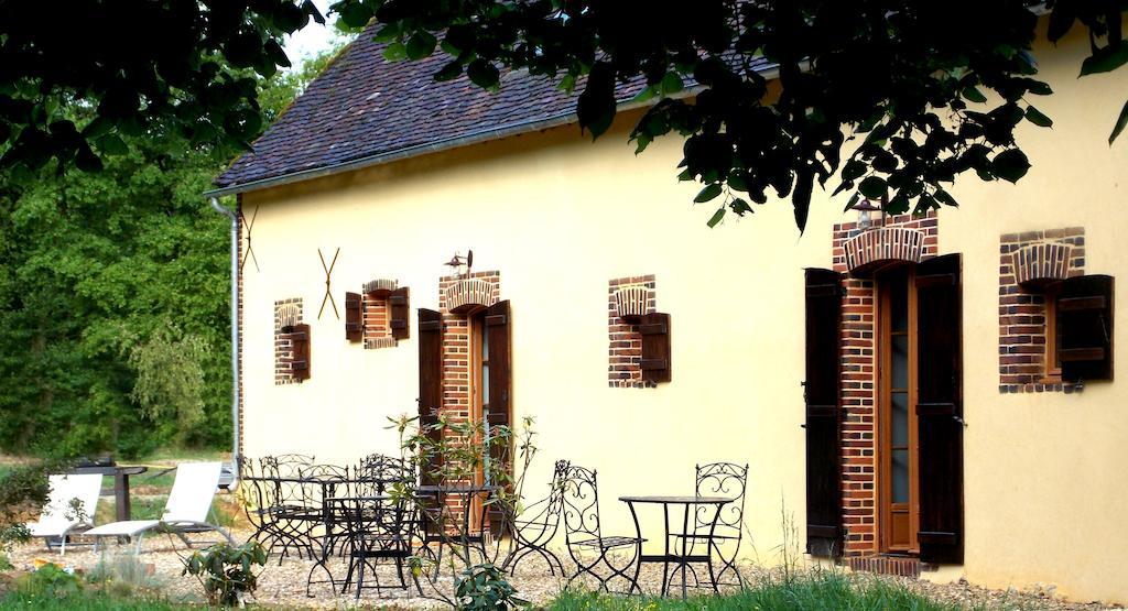 Hameau De La Fausse Sauge Bed & Breakfast Mezilles Exterior photo