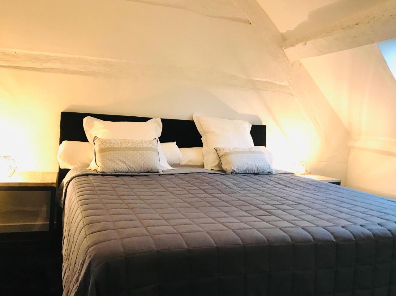 Hameau De La Fausse Sauge Bed & Breakfast Mezilles Exterior photo